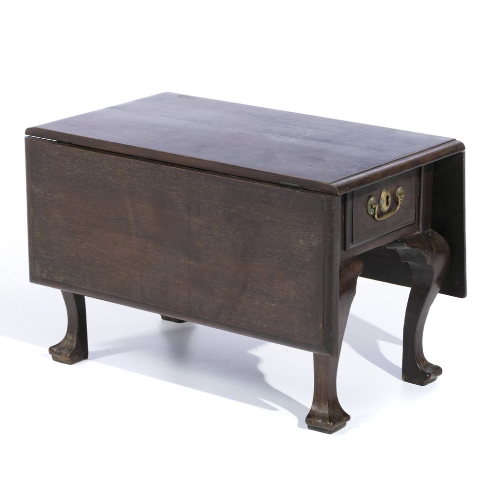 Mesa de abas em vinhático - Século XVIII