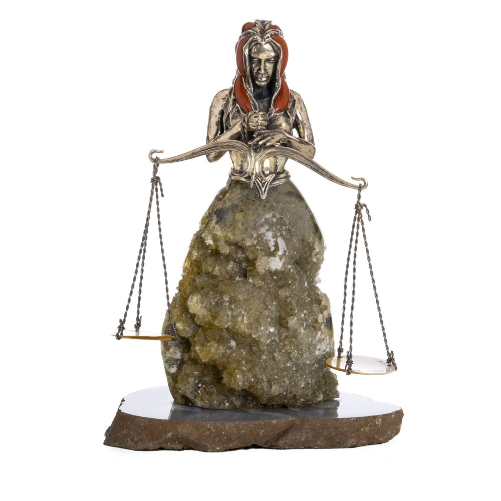 Escultura em prata e pedra dura