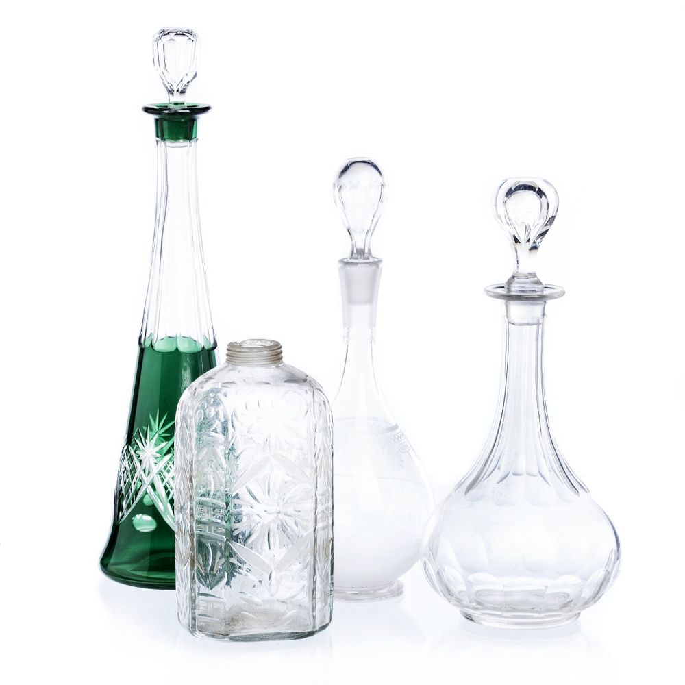 Cristal e vidro - Lote de quatro garrafas