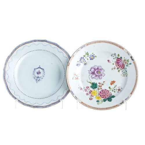 Porcelana oriental - Dois pratos rasos em porcelana