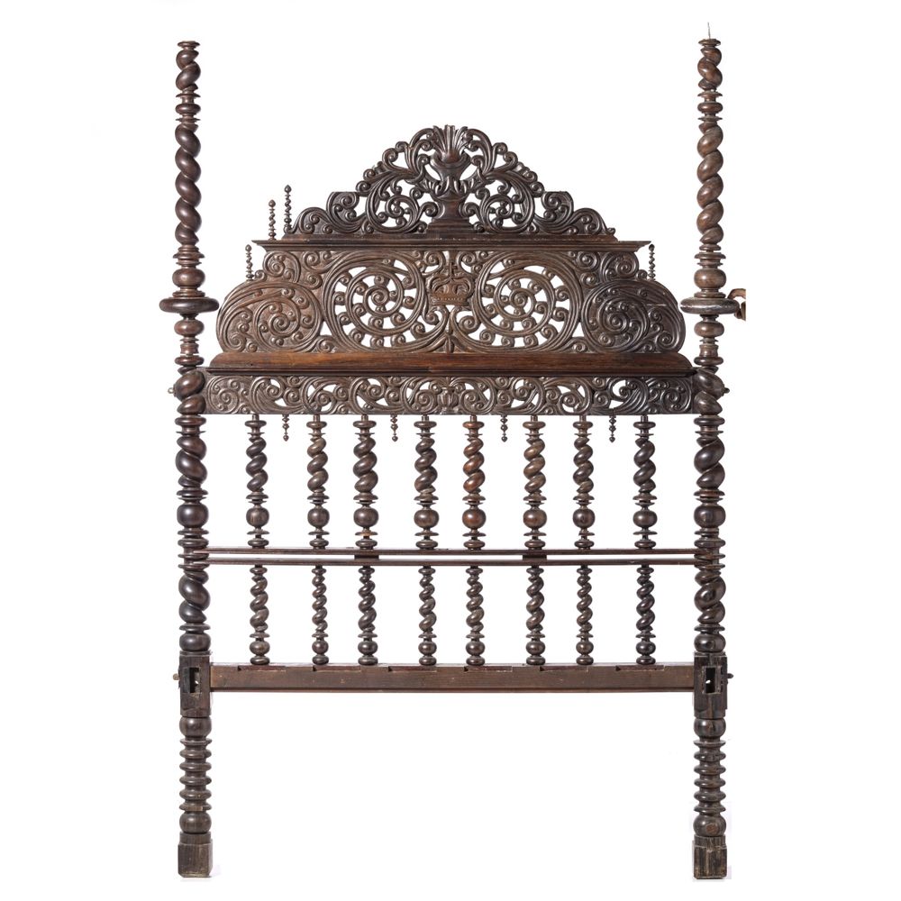 Cama de bilros em pau-santo - Século XVII