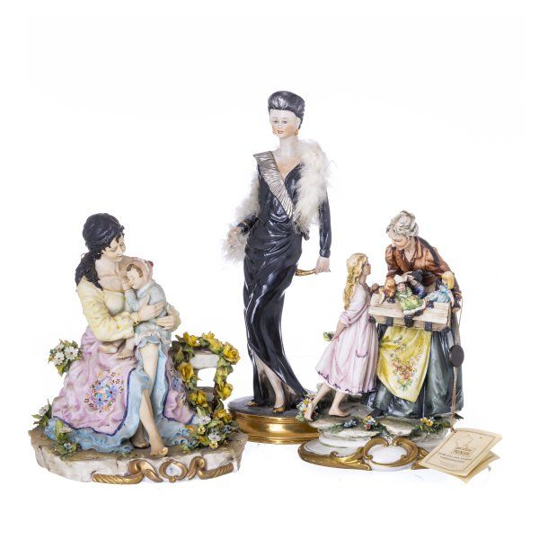 Dois grupos escultóricos e escultura - Capodimonte