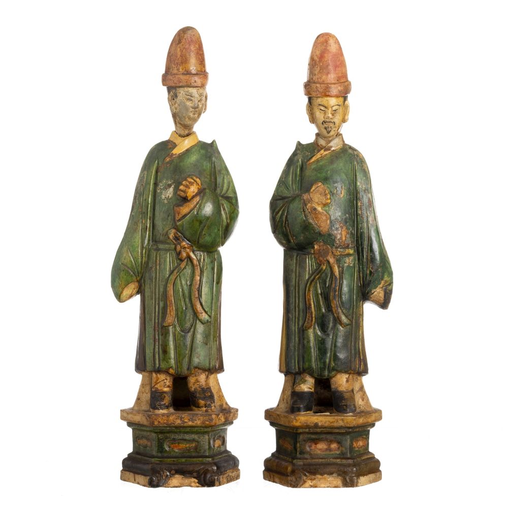 Porcelana oriental - Duas figuras processionais