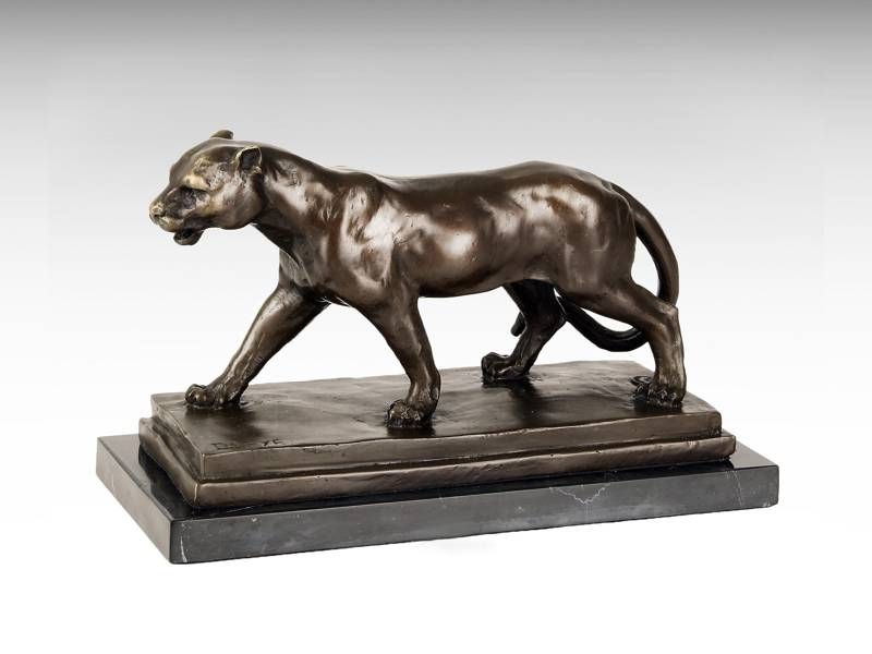 Escultura de bronze - Leoa