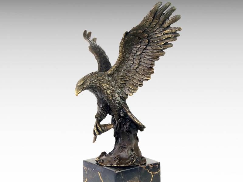 Escultura de bronze - Águia de pesca