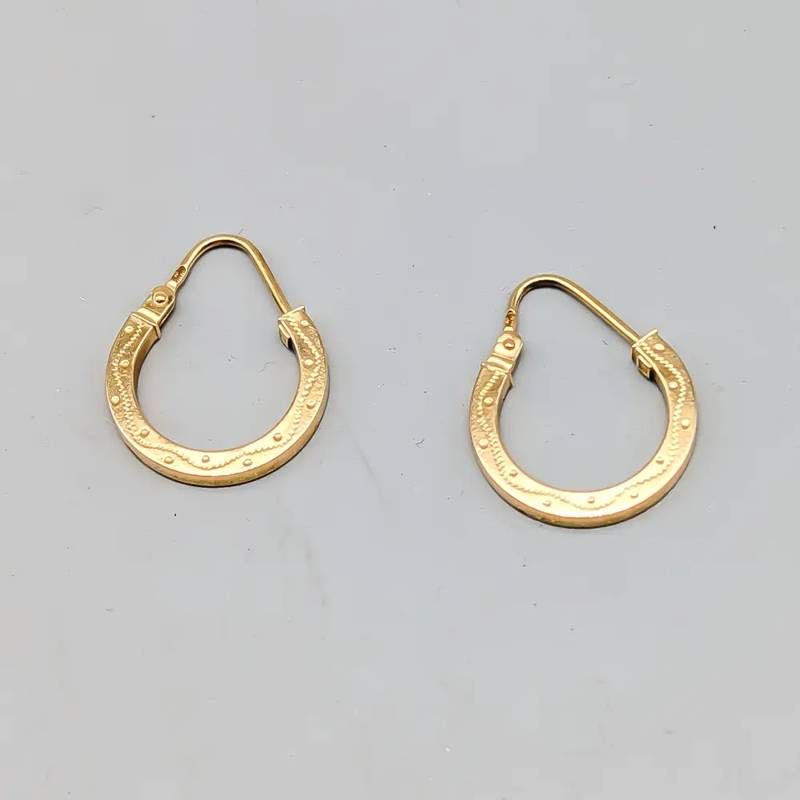 Argolas em ouro 18 quilates; 1.49 gramas; 18mm 1